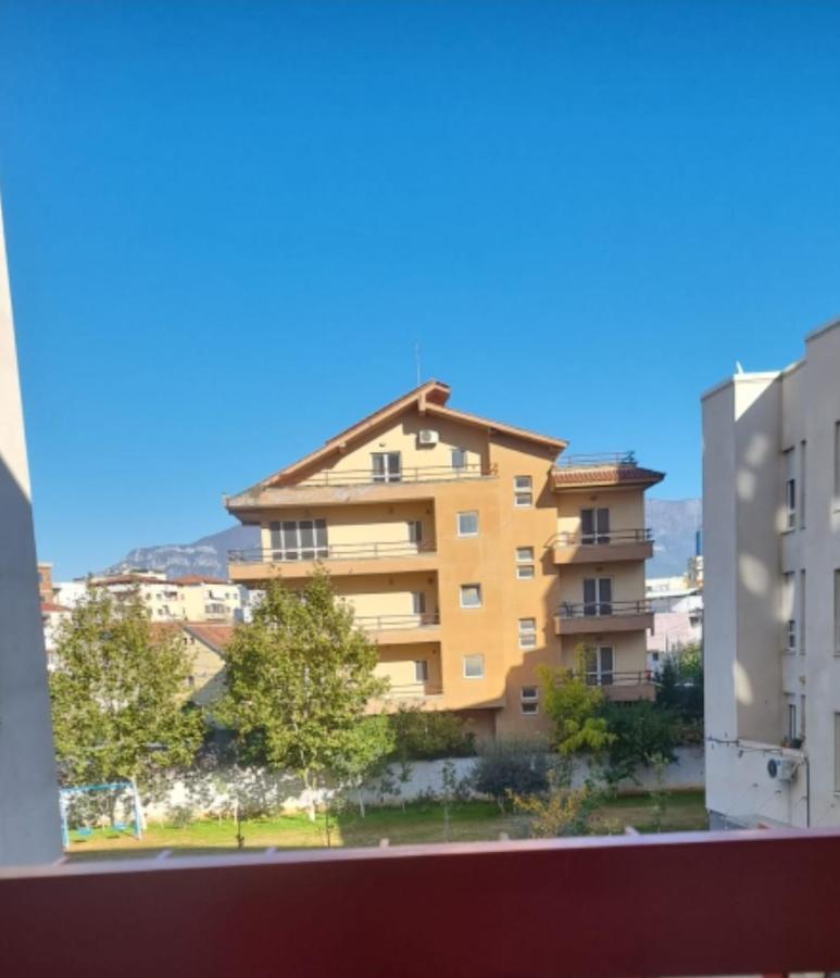 New & Great Located Apartment Near Center Tirana Bagian luar foto